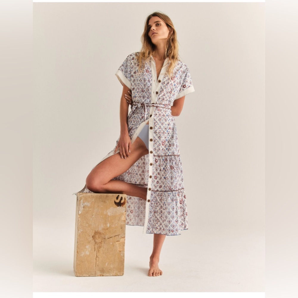 Chic White Patterned Midi Dress